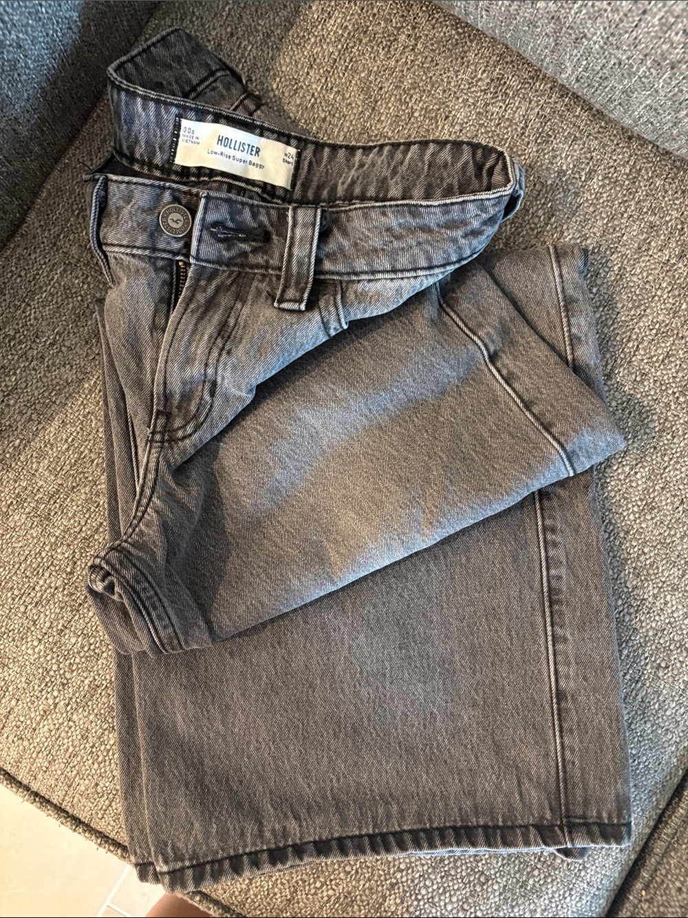 Hollister women’s low rise baggy Jeans in Washed Charcoal